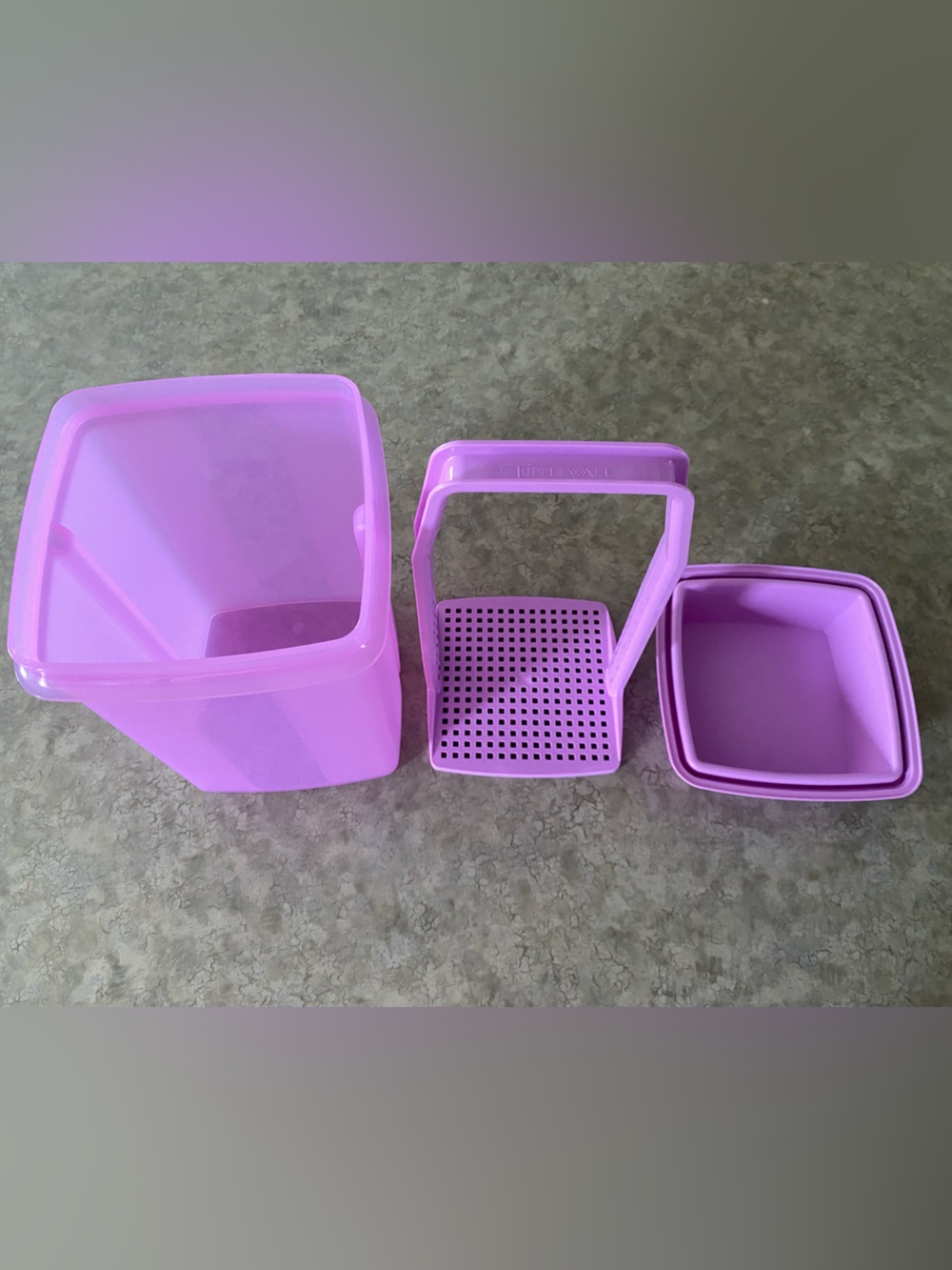 Tupperware Large Pick-a-Deli - Picture 2 of 5